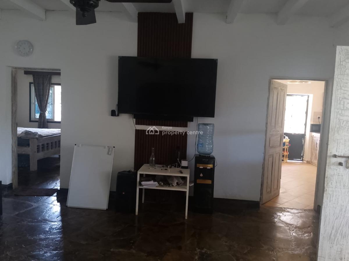 Elegant 3-bedroom Gated Living with Pool Access in Kibokoni, Kibokoni, Malindi Town, Kilifi, House for Rent