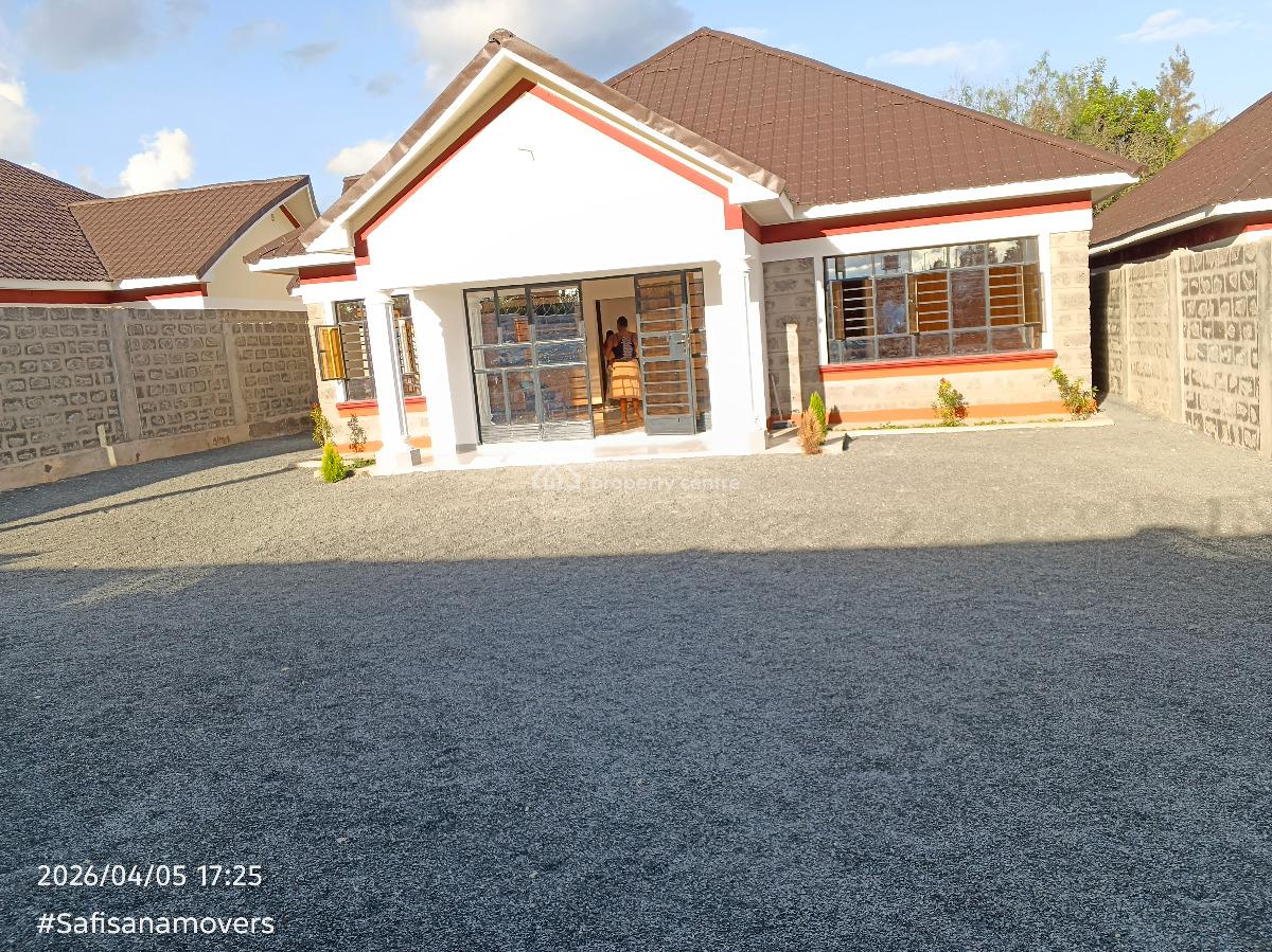 4 Bedroom Bungalow House Plus Dsq Kitengela 10.7m, Namanga Road, Kitengela, Kajiado, House for Sale