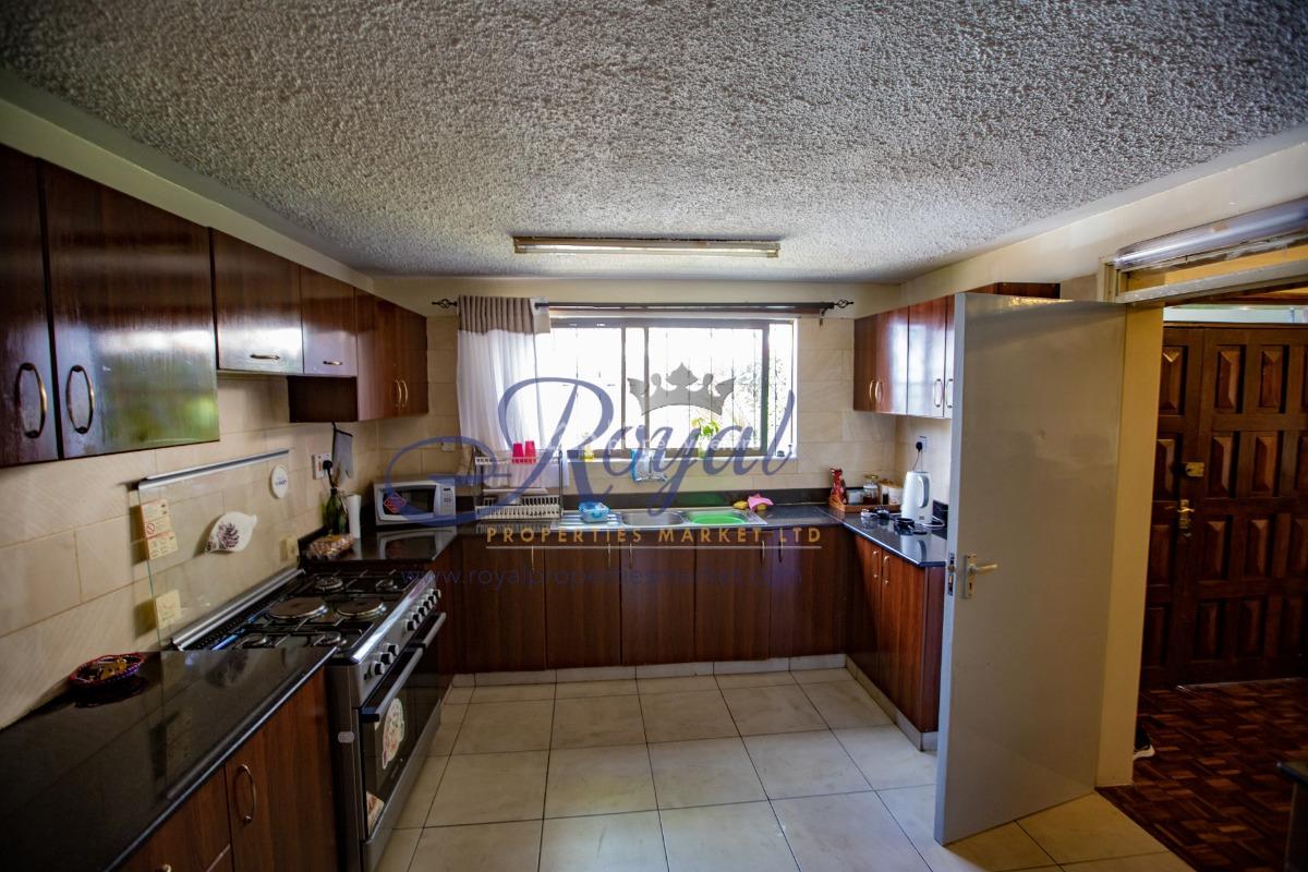 4-bedroom Corner Villa with Private Garden, Kilimani, Nairobi, Townhouse for Rent