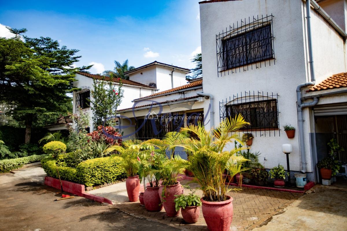4-bedroom Corner Villa with Private Garden, Kilimani, Nairobi, Townhouse for Rent