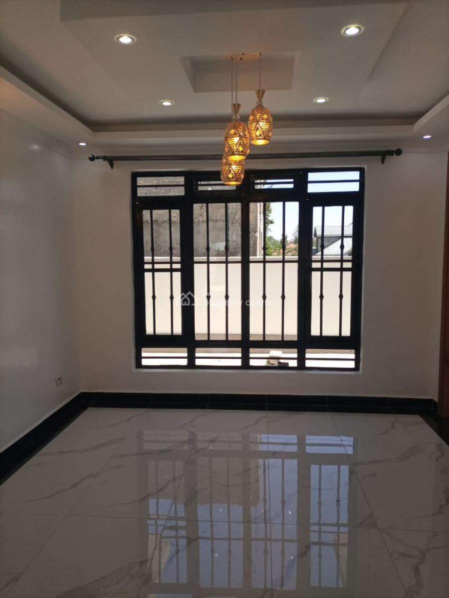 3 Bedroom House with Dsq All Ensuite Mugutha Has a Study Roo, Ruiru, Ruiru, Kiambu, Townhouse for Sale