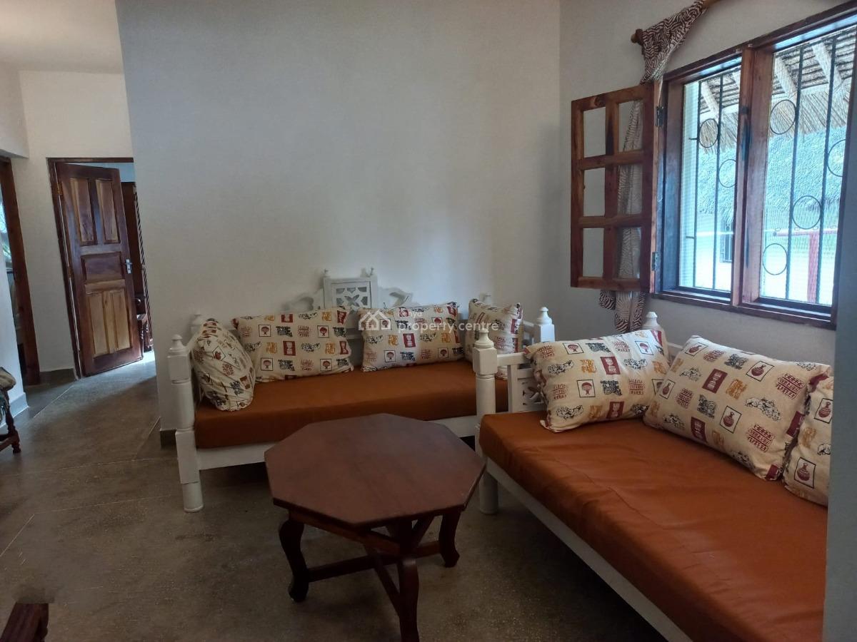 Stylish 3-bedroom Steps From The Beach in Mambrui, Mambrui, Malindi Town, Kilifi, House Short Let