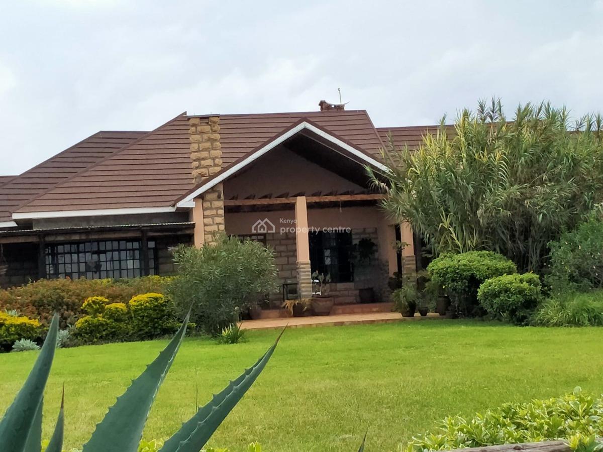 4 Bedroom House Ensuite in Naivasha Moi South Lake Road  on a, Moi South Lae Road, Naivasha East, Nakuru, Townhouse for Sale