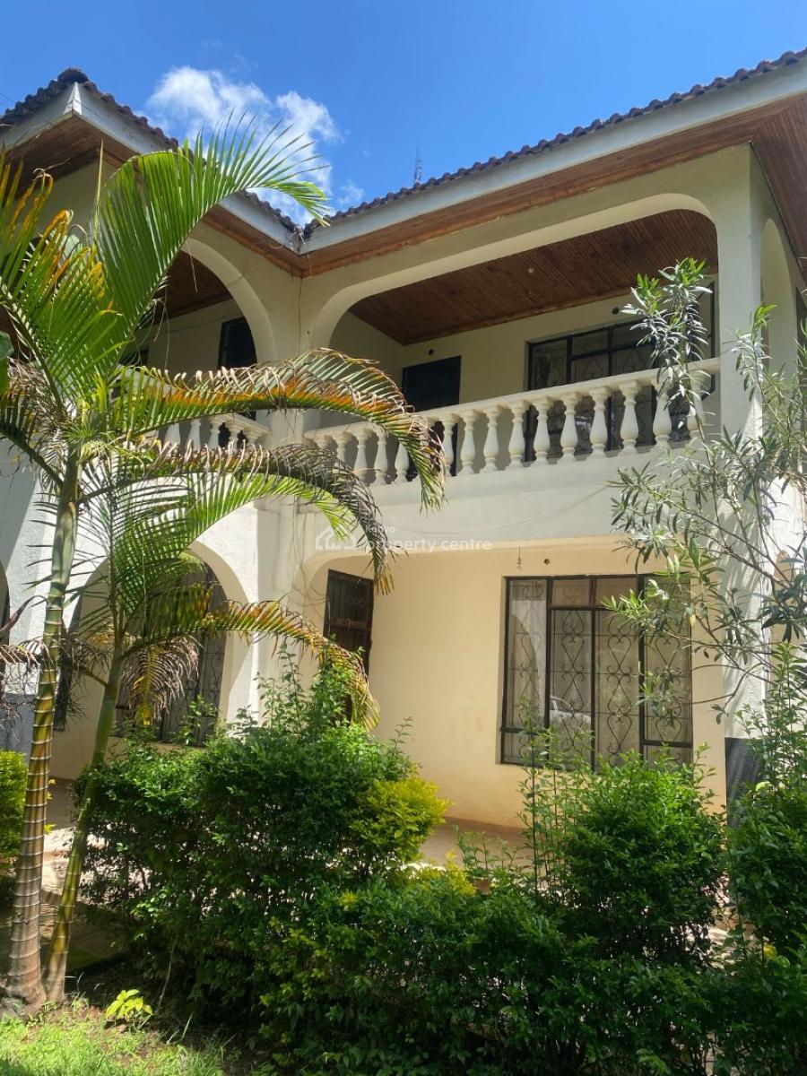 5-bedroom House with Sq Sits on Half an Acre in Karen, Hardy Ndovu Rd., Karen, Karen, Nairobi, Townhouse for Sale