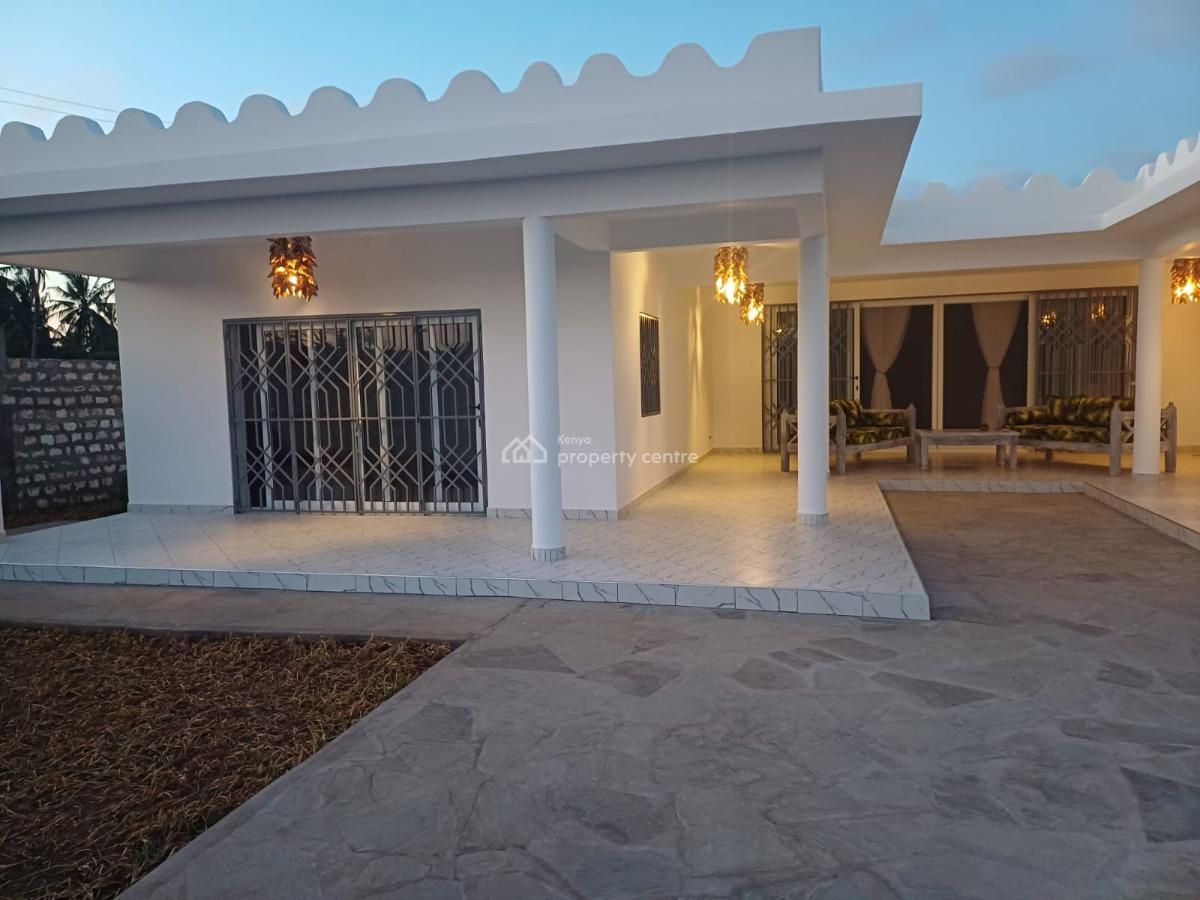 Watamu Kilifi  2 Bedroom Villa Big Dinning Area and Kitchen Sitting on, Kilifi Watamu, Watamu, Kilifi, Townhouse for Sale