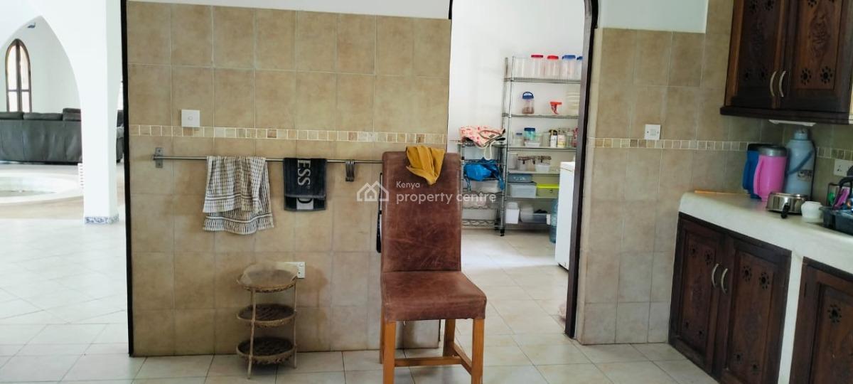 4 Bedrooms Ensuite Sitting on 4acres of Land Beach Front Located in Wa, Watamu, Watamu, Kilifi, Townhouse for Sale