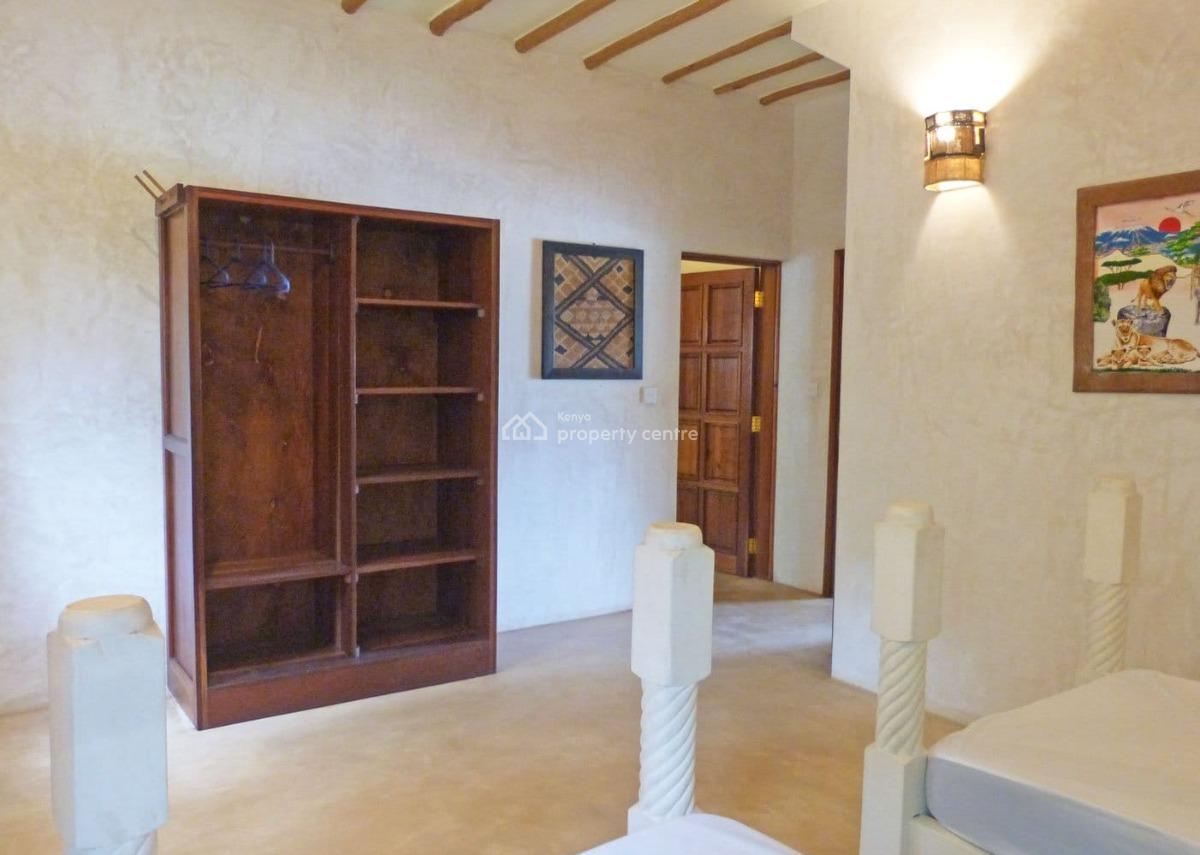 4 Bedroom House Sitting on O.8 Acres Located in Watamu Pawns Lake with, Watamu Kilifi, Watamu, Kilifi, Townhouse for Sale