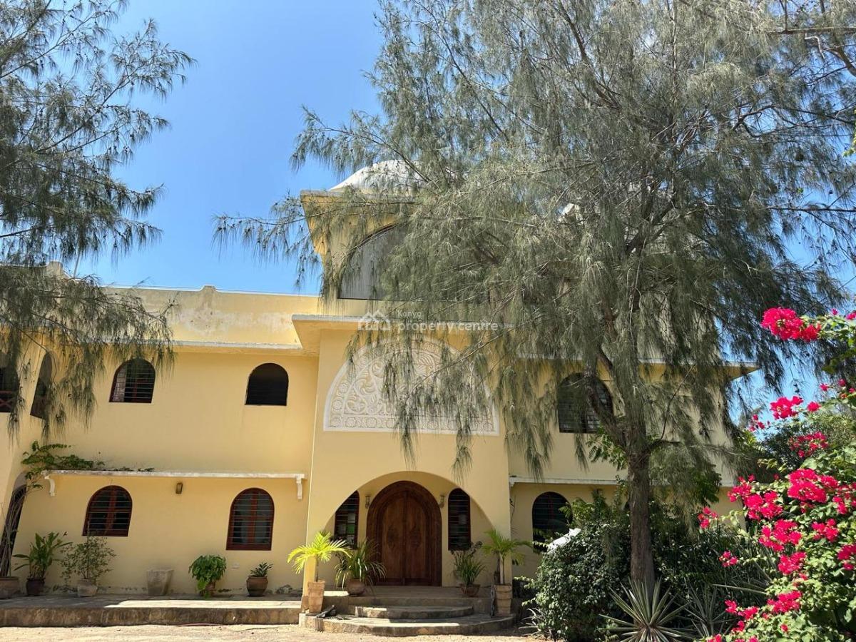 Ultra-luxury 5-bedroom Beachfront on 4 Acres in Watamu, Near Lonno, Watamu, Watamu, Kilifi, Detached Duplex for Sale