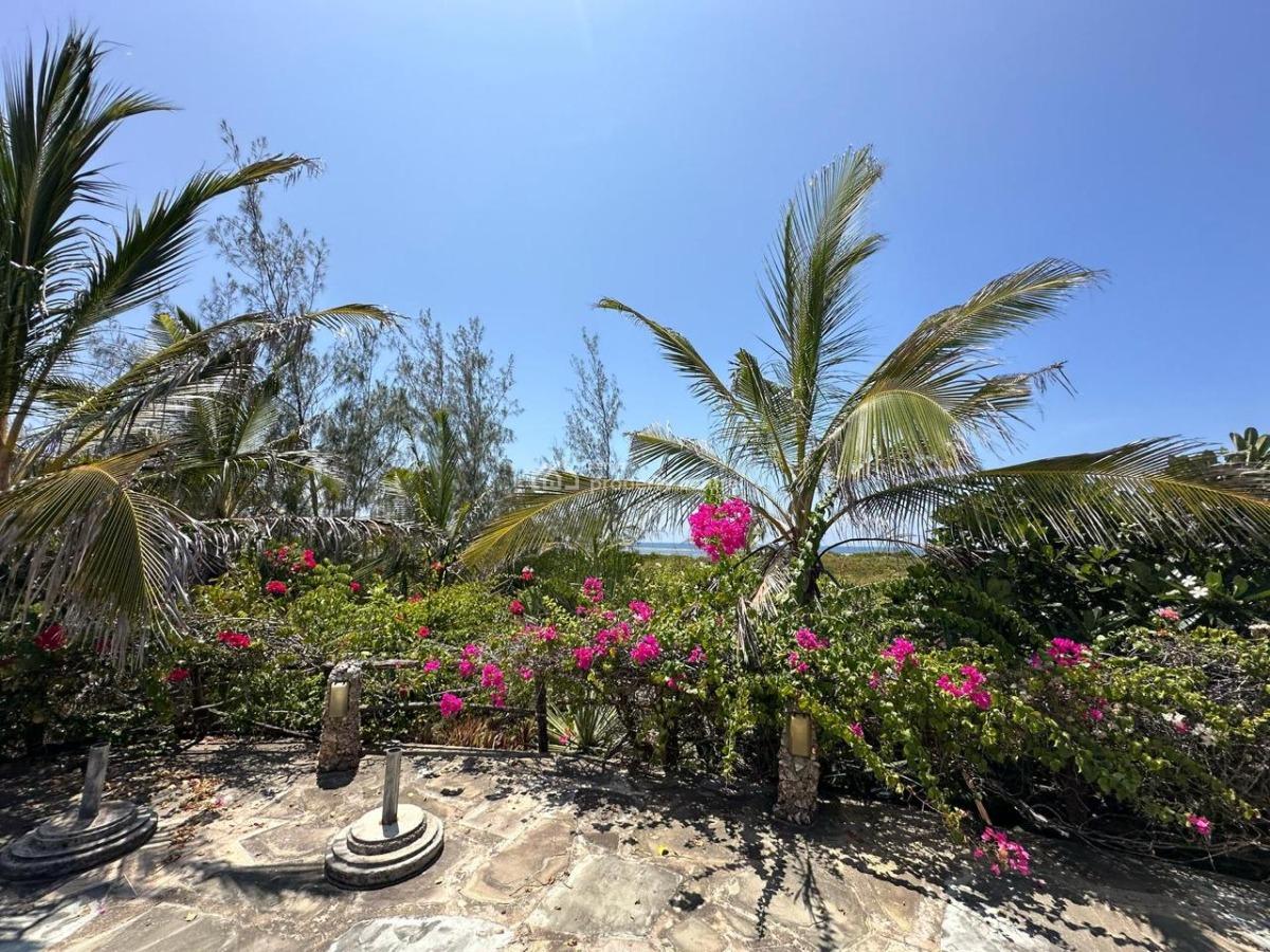 Ultra-luxury 5-bedroom Beachfront on 4 Acres in Watamu, Near Lonno, Watamu, Watamu, Kilifi, Detached Duplex for Sale