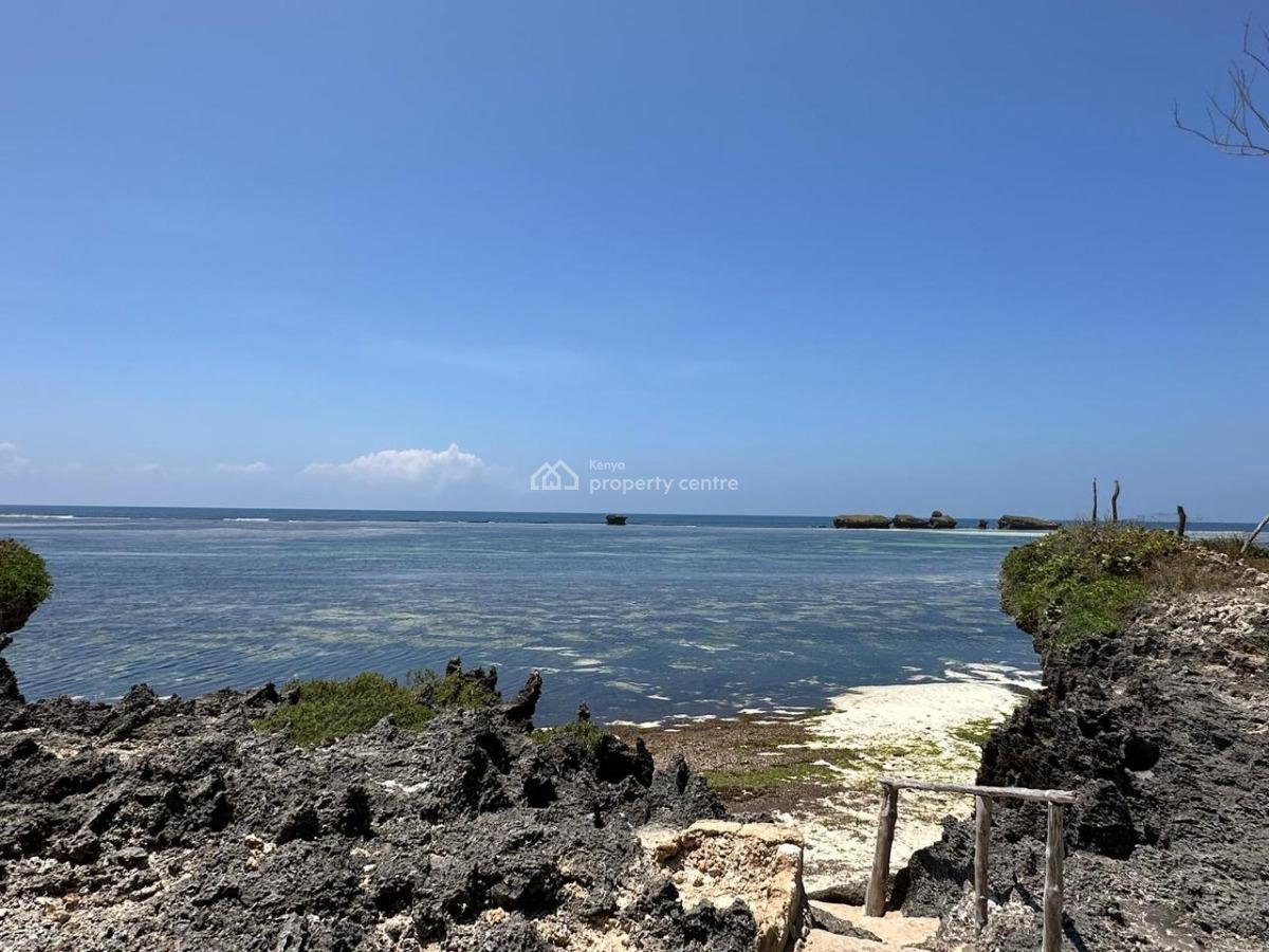 Ultra-luxury 5-bedroom Beachfront on 4 Acres in Watamu, Near Lonno, Watamu, Watamu, Kilifi, Detached Duplex for Sale