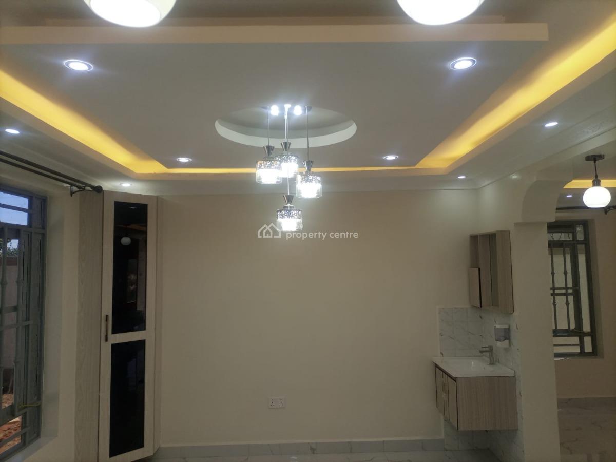 4 Bedroom Hse All Ensuite in a Controlled Estate Along Thika Super Hig, Ruiru Mugutha, Ruiru, Kiambu, Townhouse for Sale