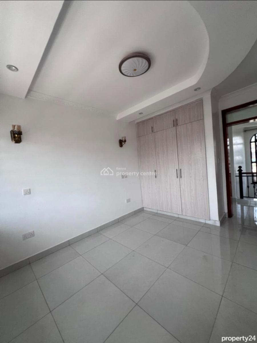 4 Bedroom House with Sq Ruiru Membley Estate  All Bedrooms Ar, Ruiru Membley Est, Ruiru, Kiambu, Townhouse for Sale