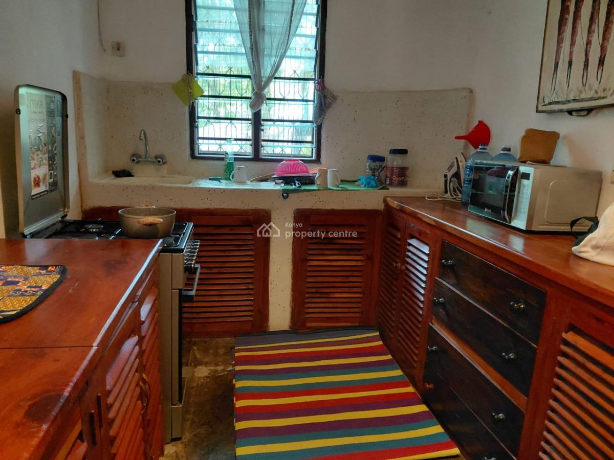 2 Bedrooms and Staff Quarter Sitting on 1/ 4 of an Acre,5 Minutes Walk, Watamu Kilifi, Watamu, Kilifi, Townhouse for Sale