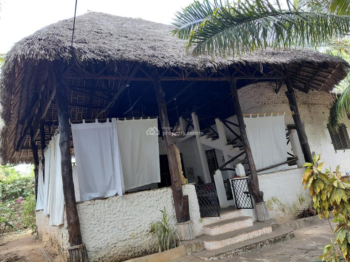 2 Bedrooms and Staff Quarter Sitting on 1/ 4 of an Acre,5 Minutes Walk, Watamu Kilifi, Watamu, Kilifi, Townhouse for Sale