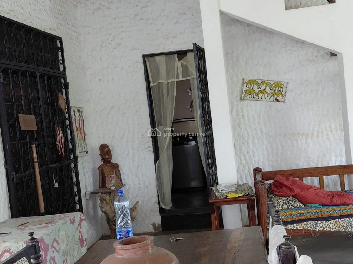 2 Bedrooms and Staff Quarter Sitting on 1/ 4 of an Acre,5 Minutes Walk, Watamu Kilifi, Watamu, Kilifi, Townhouse for Sale