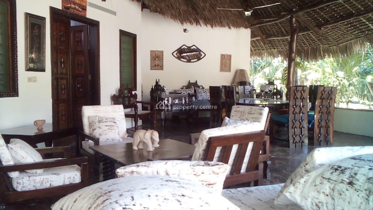 Elegant Standalone 4 Bedrooms Villa with Sq, Kibokoni, Malindi Town, Kilifi, House for Rent