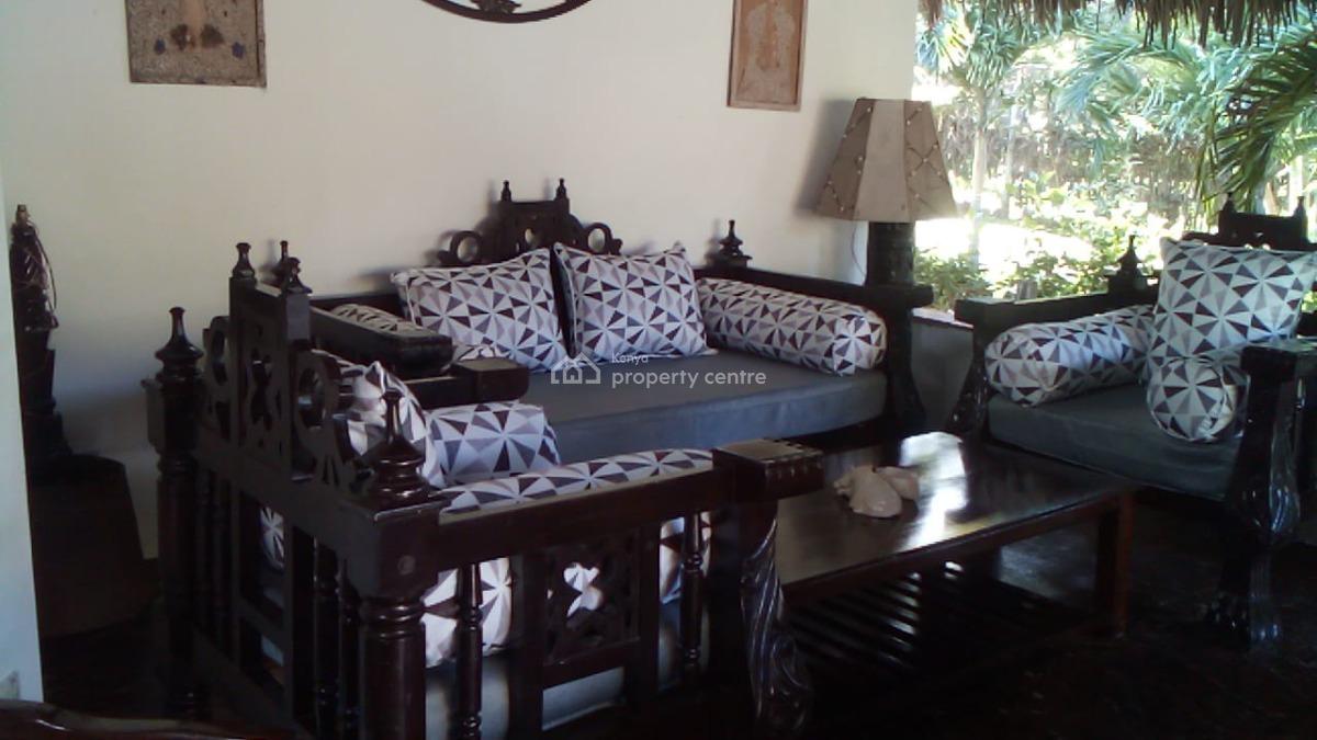 Elegant Standalone 4 Bedrooms Villa with Sq, Kibokoni, Malindi Town, Kilifi, House for Rent