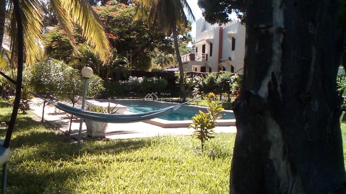 Elegant Standalone 4 Bedrooms Villa with Sq, Kibokoni, Malindi Town, Kilifi, House for Rent