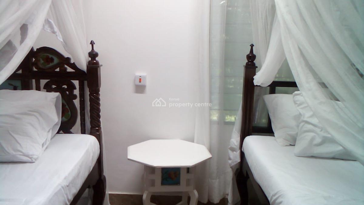 Elegant Standalone 4 Bedrooms Villa with Sq, Kibokoni, Malindi Town, Kilifi, House for Rent
