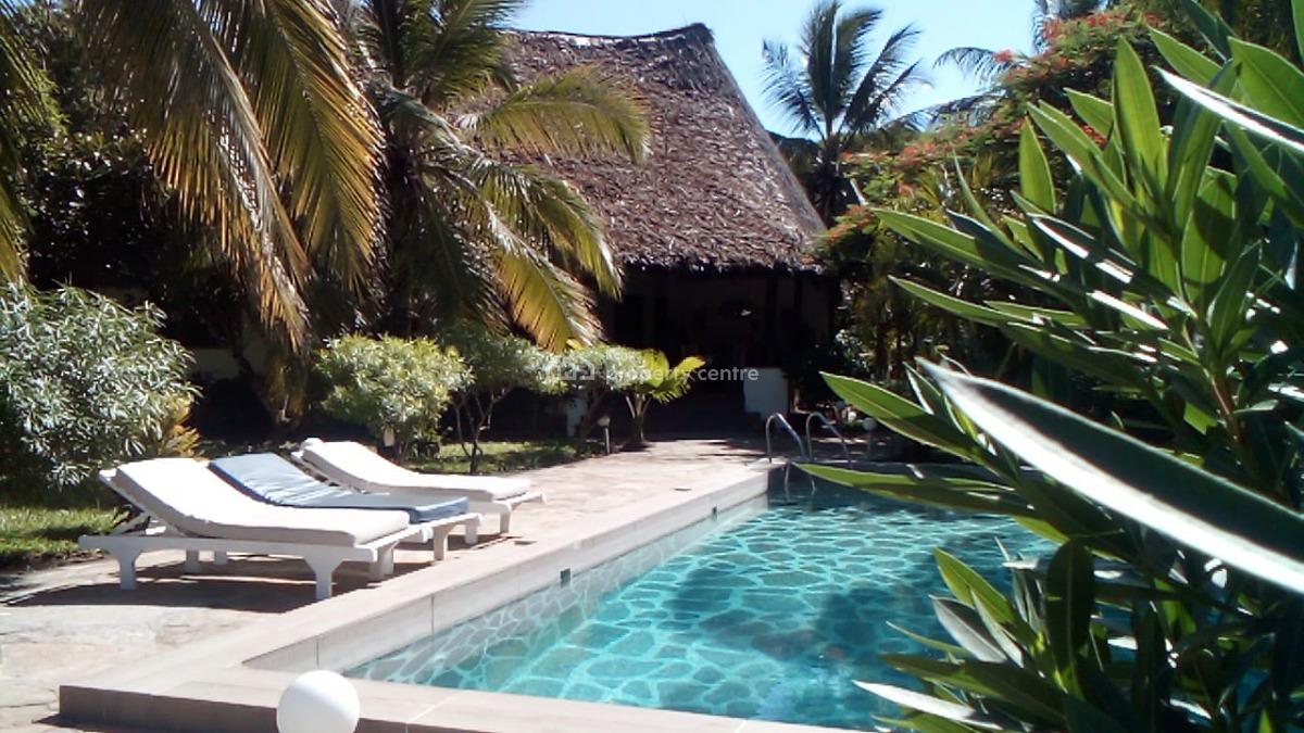 Elegant Standalone 4 Bedrooms Villa with Sq, Kibokoni, Malindi Town, Kilifi, House for Rent