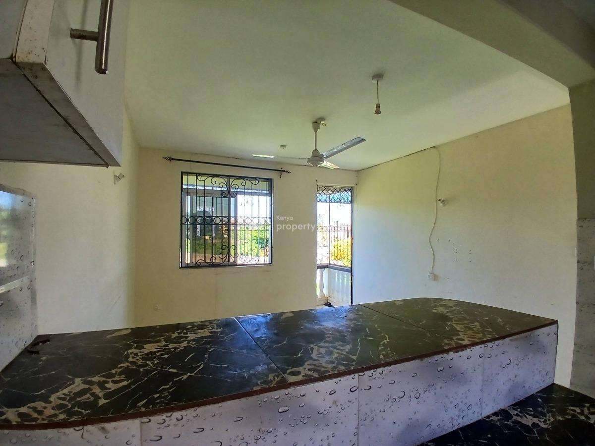 Spacious 1 Bedroom Apartment with Parking Space, Golden Key, Mtwapa, Kilifi, Apartment for Rent