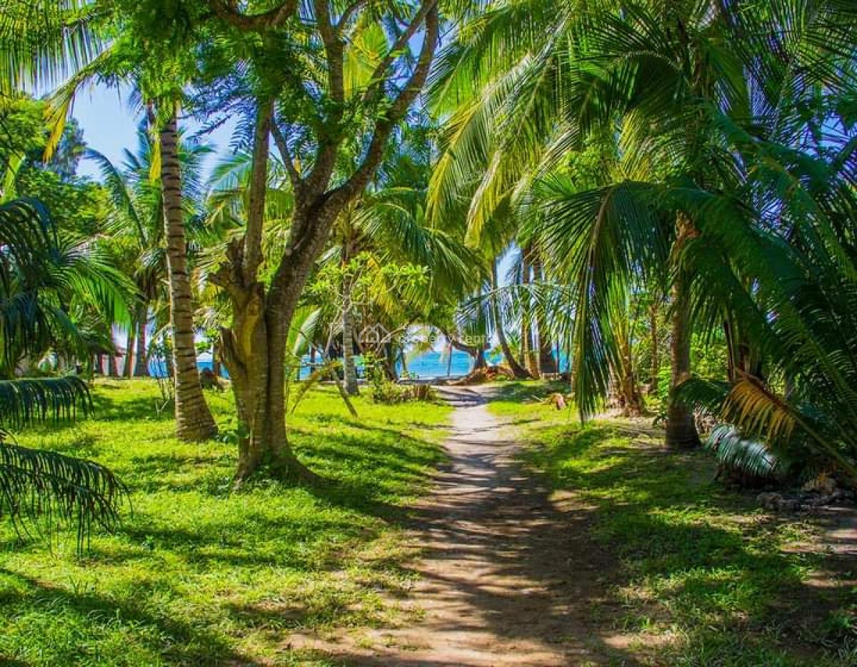 3 Star Beachfront Resort Property Sitting on a White Sandy 2., Diani Beach Ukunda, Ukunda, Kwale, Hotel / Guest House for Sale