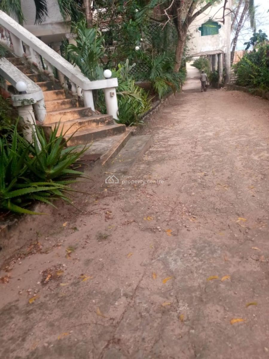 3 Star Beachfront Resort Property Sitting on a White Sandy 2., Diani Beach Ukunda, Ukunda, Kwale, Hotel / Guest House for Sale