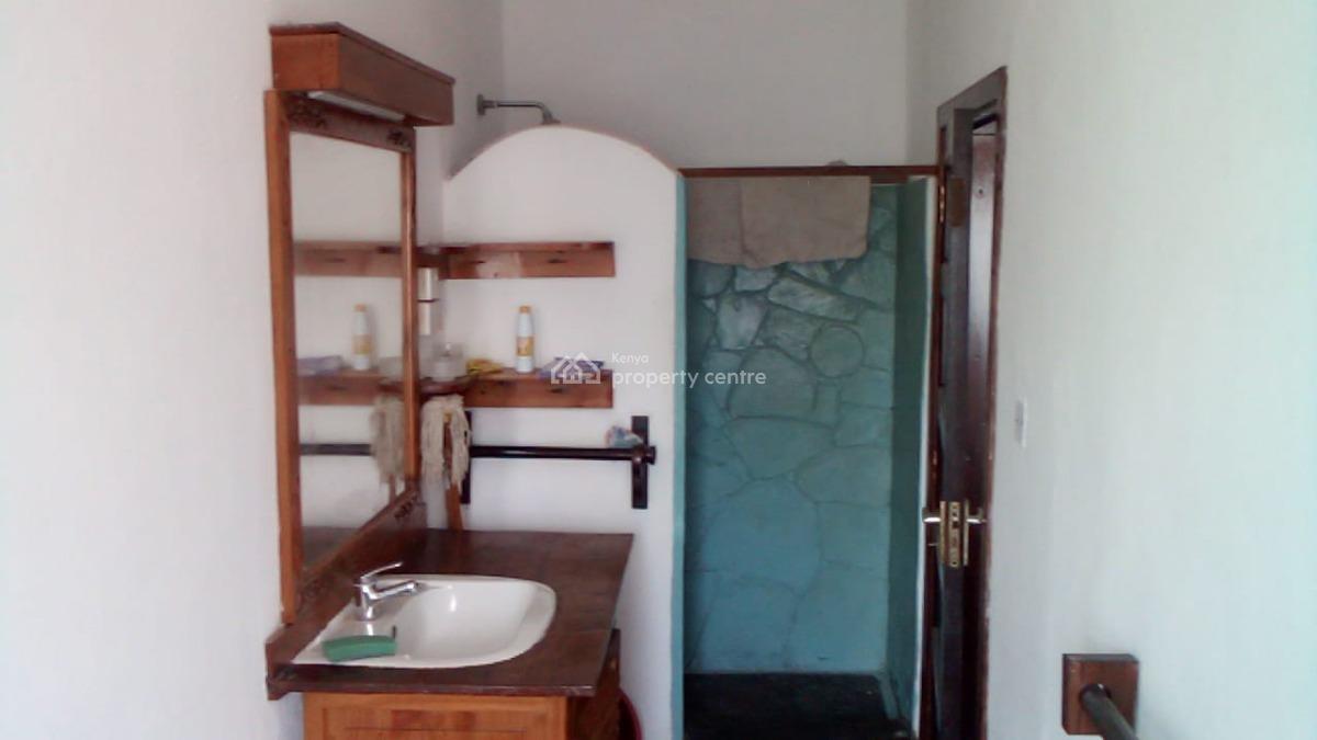 Elegant Beachfront 1-bedroom Apartment  in Oasis Village, Mali, Casuarina Road, Malindi Town, Kilifi, Apartment for Sale