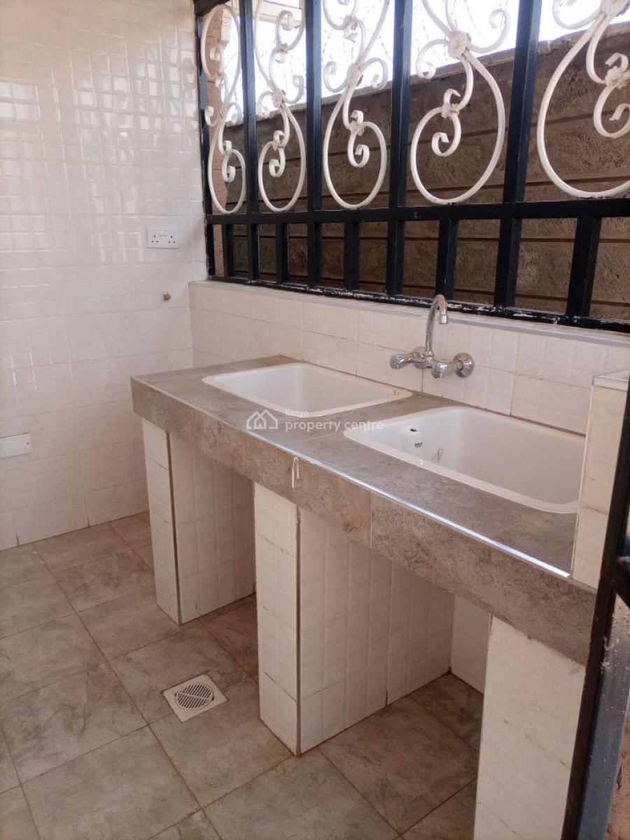 4 Bedroom House with Sq  Ruiru Membley Estate  All Bedrooms Ar, Ruiru, Ruiru, Kiambu, Townhouse for Sale