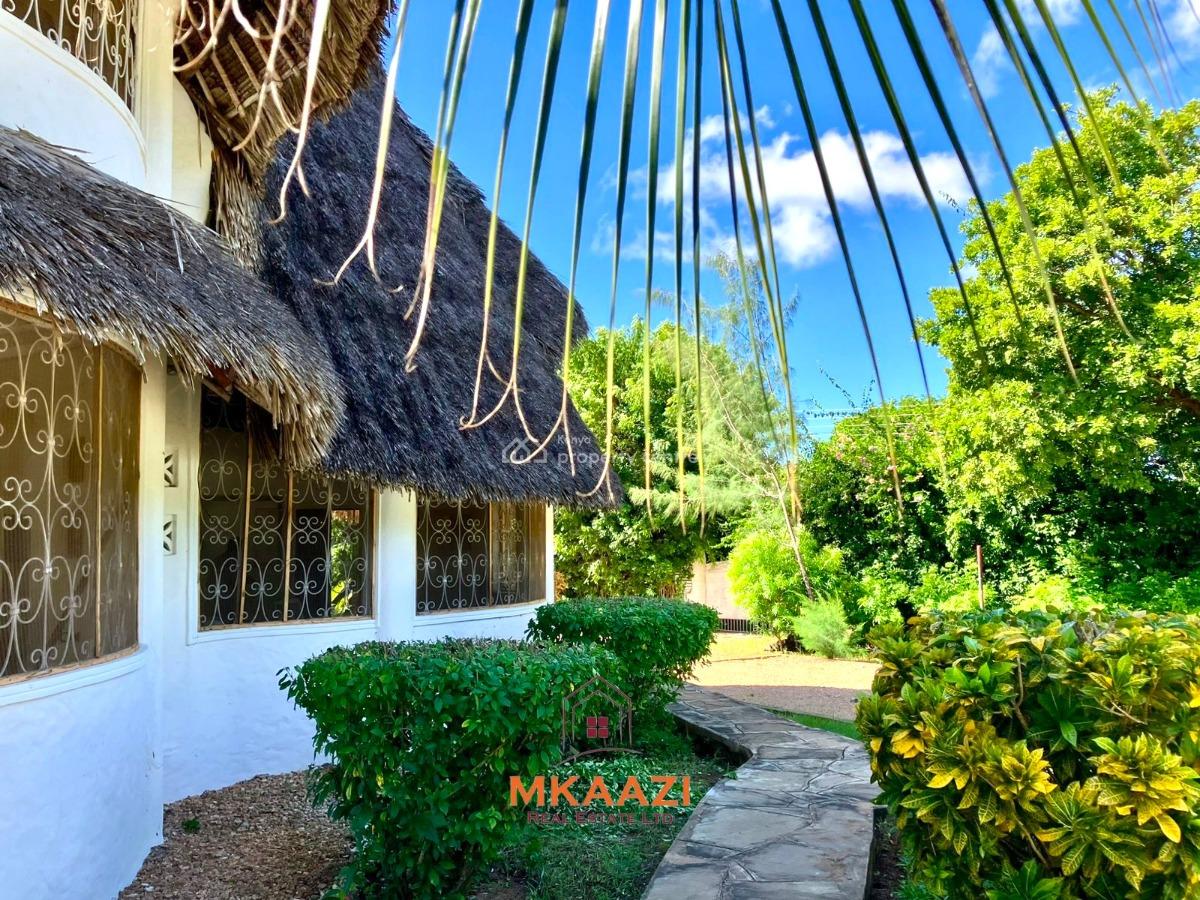 Elegant 3-bedroom Coastal Residence with Private Compound and Pool, P.k Estate, Malindi Town, Kilifi, House for Rent