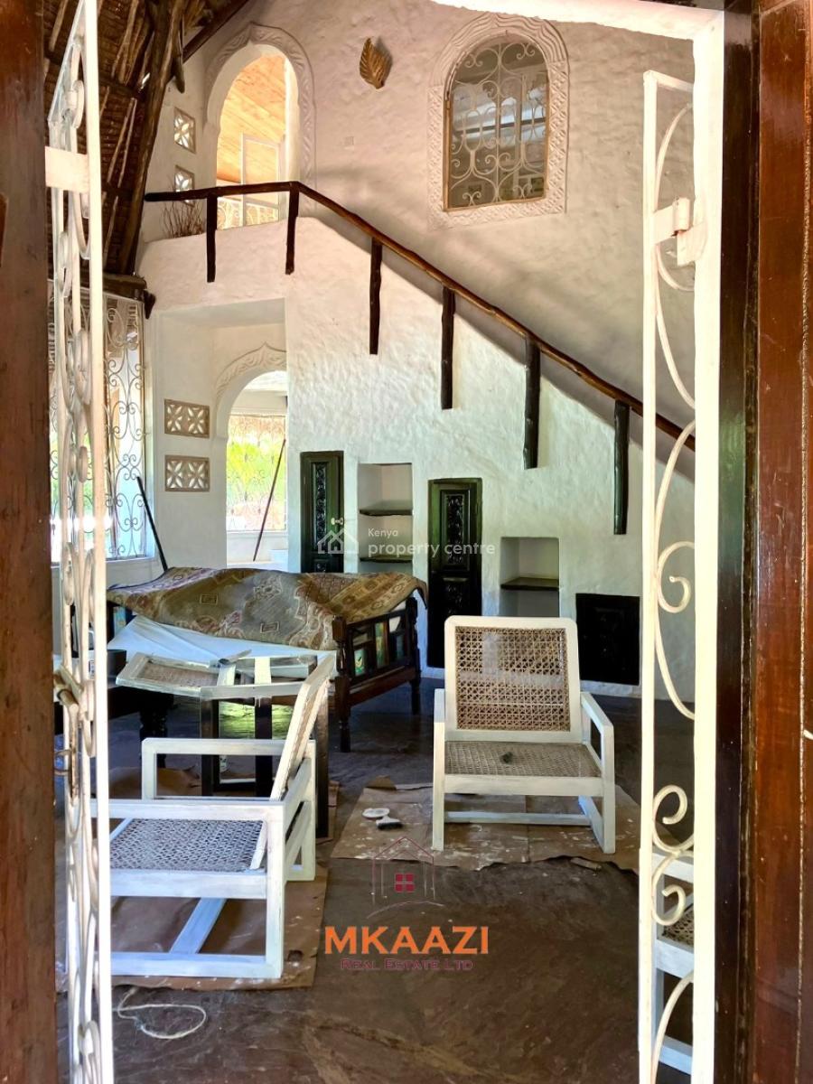 Elegant 3-bedroom Coastal Residence with Private Compound and Pool, P.k Estate, Malindi Town, Kilifi, House for Rent