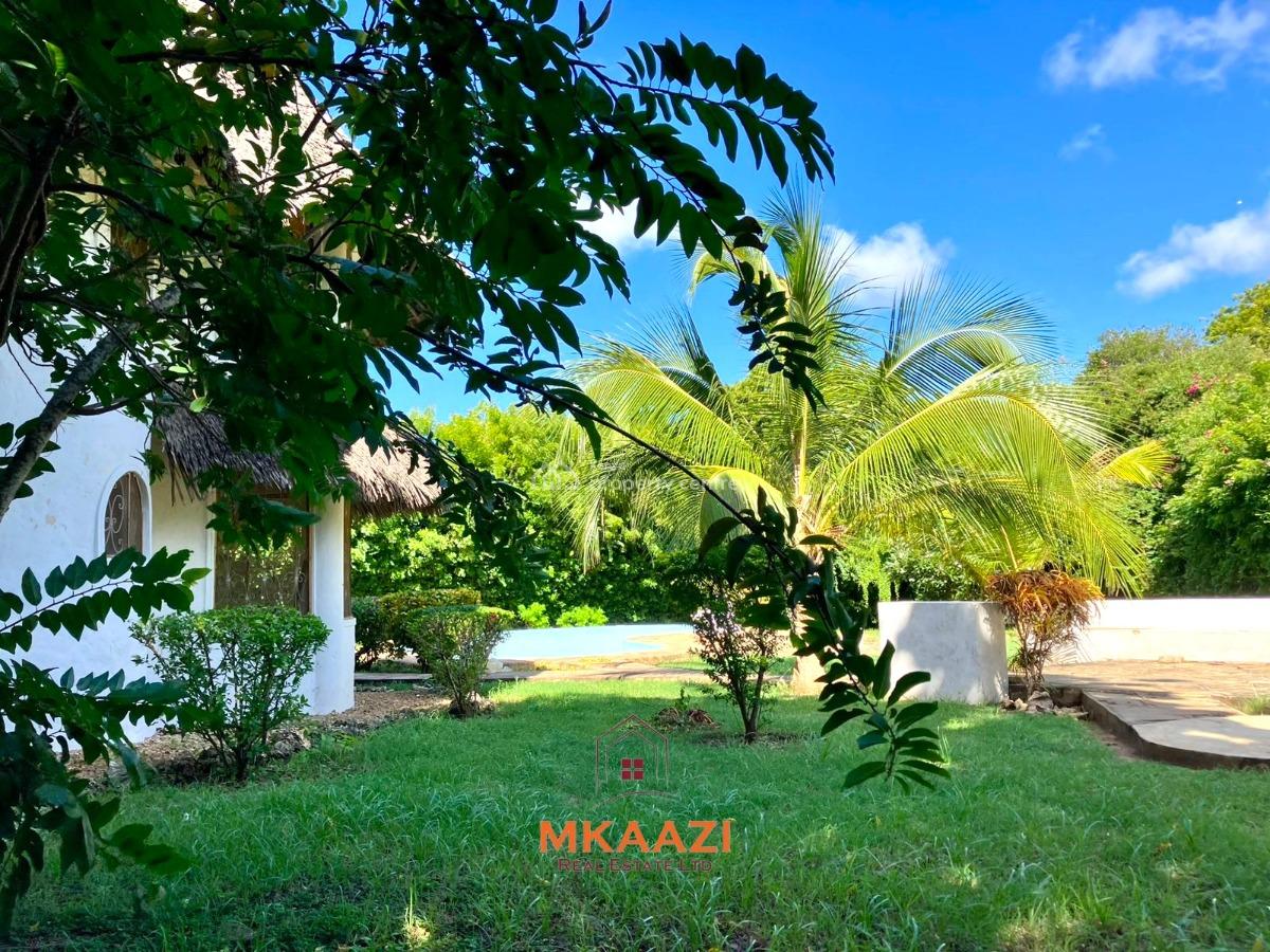 Elegant 3-bedroom Coastal Residence with Private Compound and Pool, P.k Estate, Malindi Town, Kilifi, House for Rent