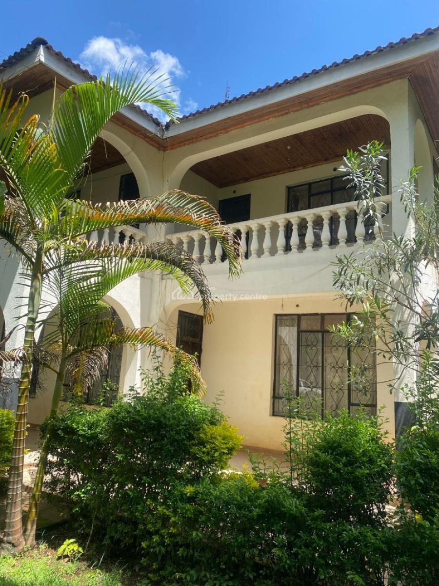 5-bedroom House with Sq Sits on Half an Acre in Karen, Hardy Ndovu Rd., Karen Ndovu Rd, Karen, Nairobi, Townhouse for Sale