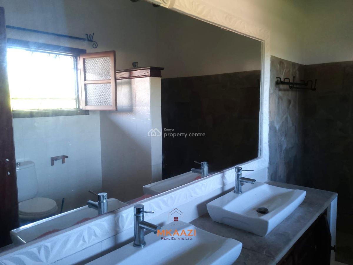 Elegant 4-bedroom Coastal Villa, Marine Park Road, Malindi Town, Kilifi, House for Sale
