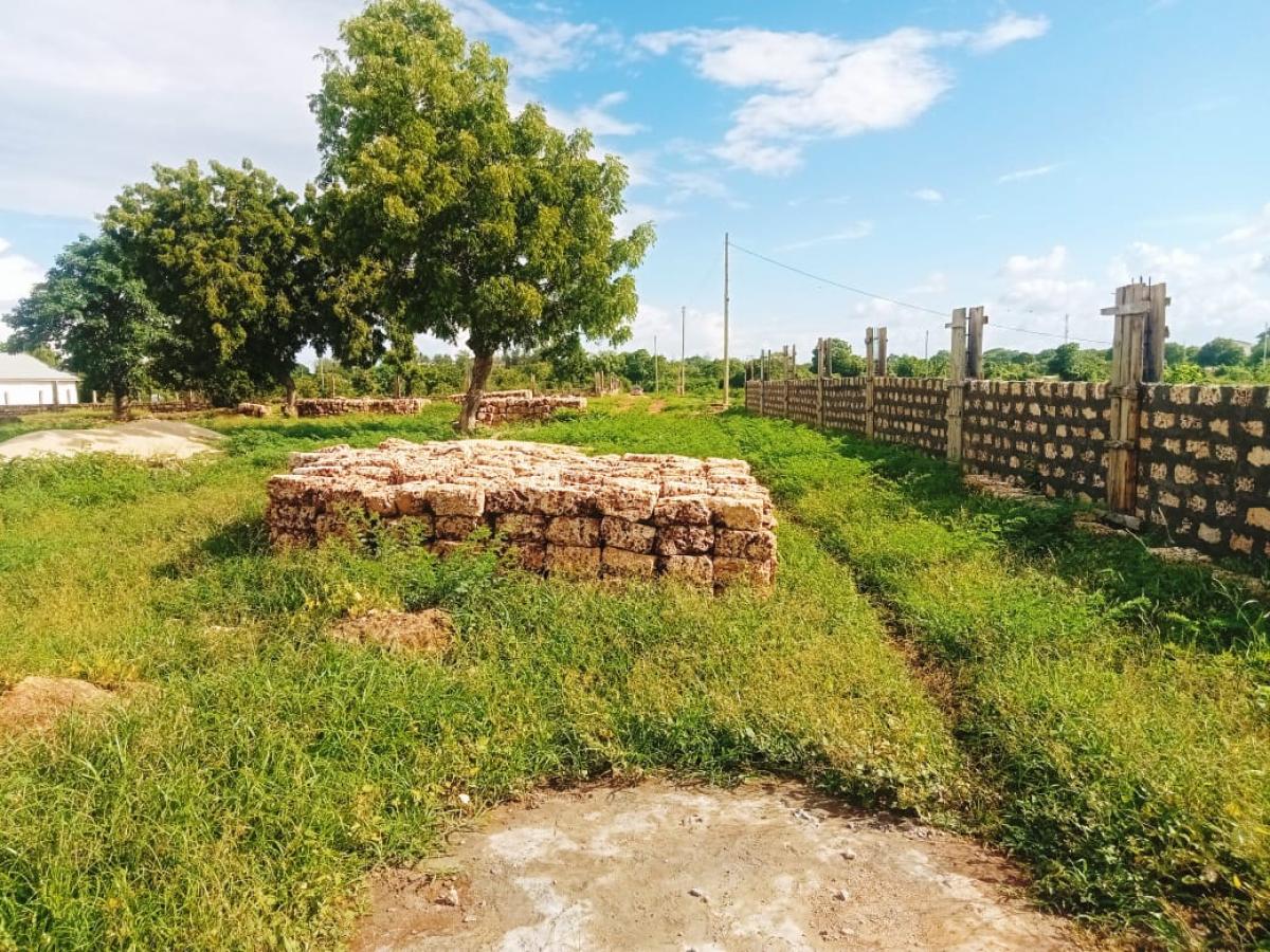 1 Acre 3 Row From The Beach Near Kilifi Bay Beach Resort in Kilifi-bof, Bofa Kilifi, Malindi Town, Kilifi, Mixed-use Land for Sale