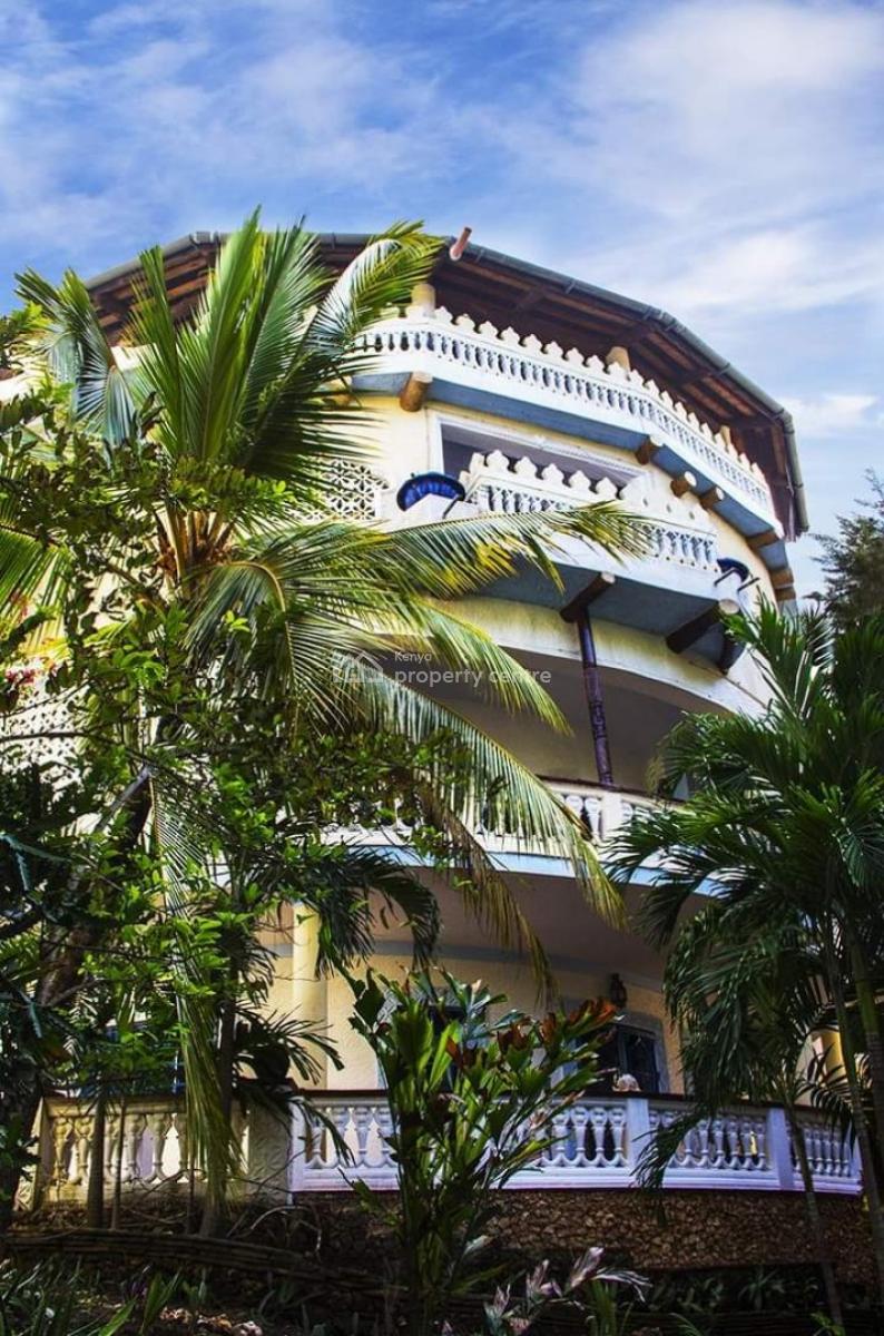 3 Star Beachfront Resort Property Sitting on a White Sandy 2., Kwale Ukunda Diani Beach, Ukunda, Kwale, Hotel / Guest House for Sale