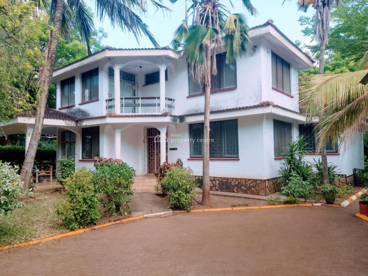 4 Bedroom House on a Half Acre a Long Links Road in Mombasa -, Nyali Mombasa, Nyali, Mombasa, Townhouse for Sale