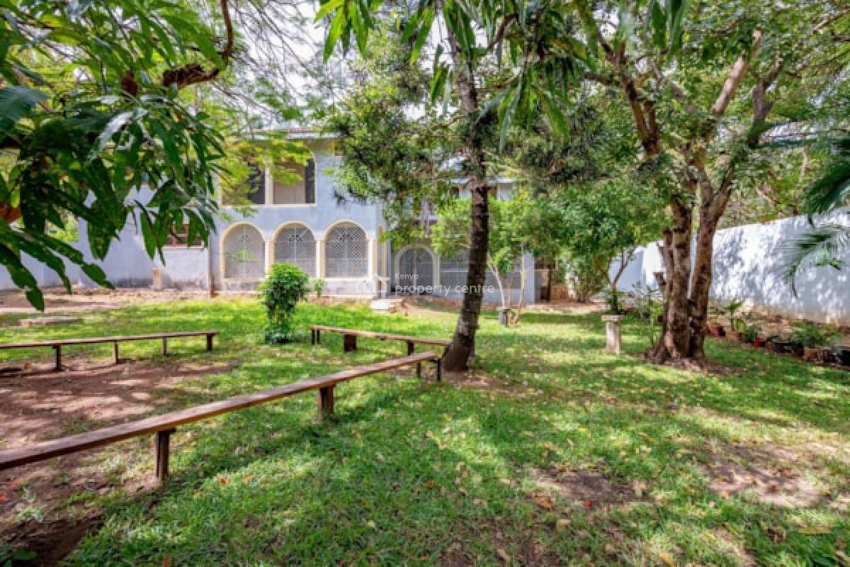 5 Bedrooms Maisonette on a 0.20 Ha. Plot in Nyali. Asking Pri, Nyali, Nyali, Mombasa, Townhouse for Sale