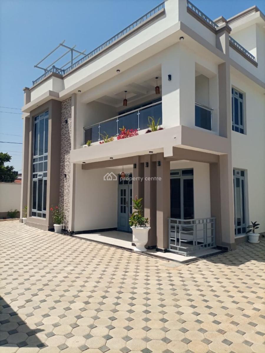5 Bedroom House with Sq All Ensuite with Family Room in a Gated Estate, Ruiru, Ruiru, Kiambu, Townhouse for Sale