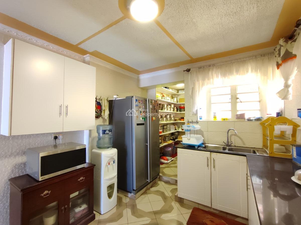 5 Bedroom House with a Family Room All Ensuite Ruiru Kamiti Corner Nea, Ruiru`, Ruiru, Kiambu, Townhouse for Sale