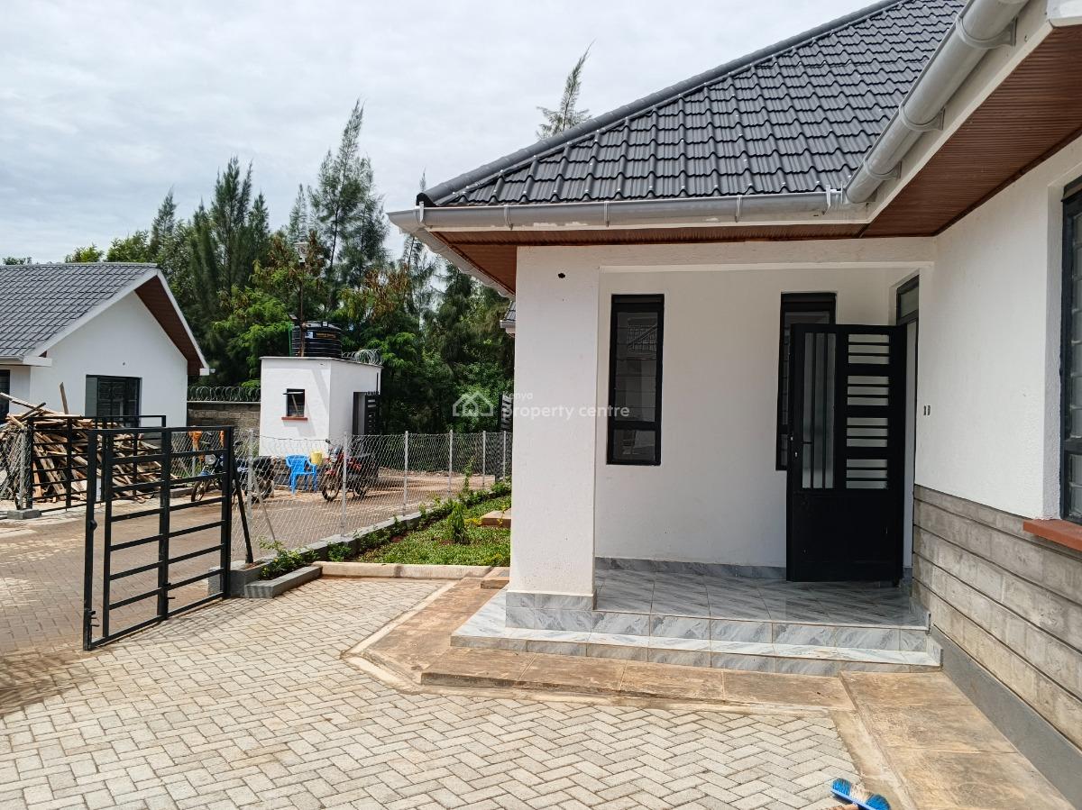 Newly-built 3 Bedroom Bungalows in Gated Community, Riat Airport, Central Kisumu, Kisumu, Detached Bungalow for Sale