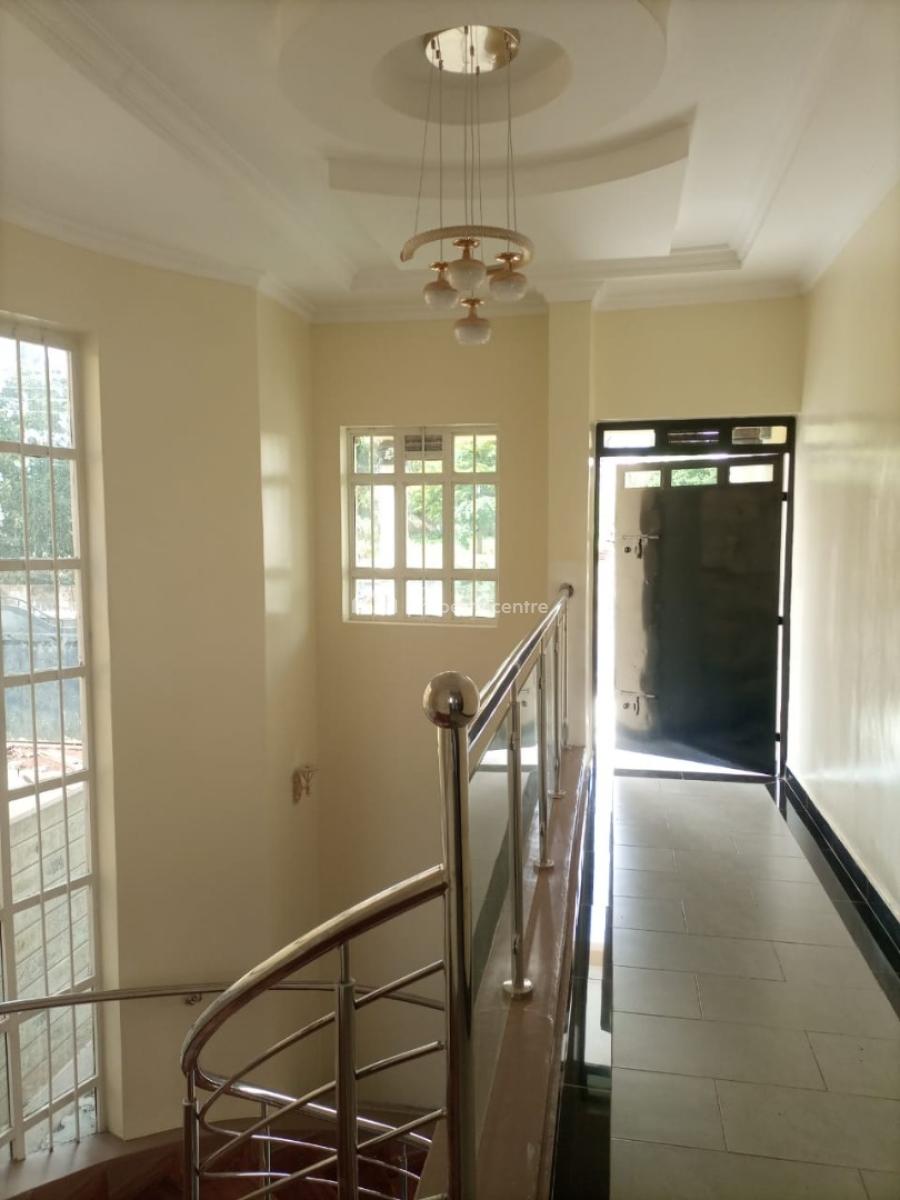 4 Bedroom House for with Sq All En Suite  in a Controlled Estate Ruiru, Ruiru, Ruiru, Kiambu, Townhouse for Sale