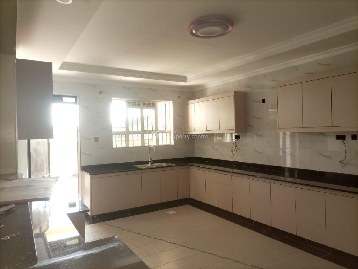 4 Bedroom House for with Sq All En Suite  in a Controlled Estate Ruiru, Ruiru, Ruiru, Kiambu, Townhouse for Sale