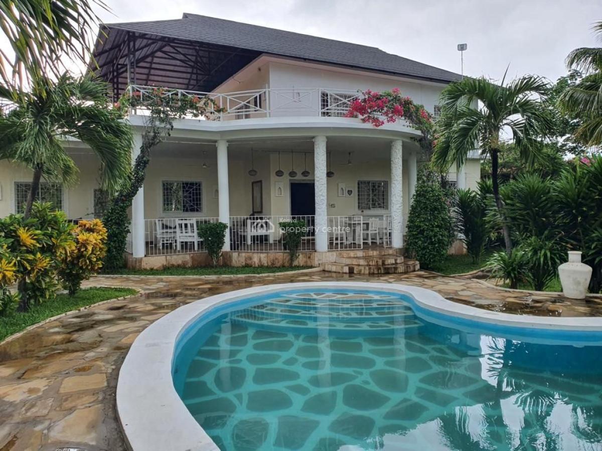 4 Bedroom House Sitting on 1/2 Acre Plot in Malindi Causorina. Ample P, Malindi Kilifi, Malindi Town, Kilifi, Townhouse for Sale