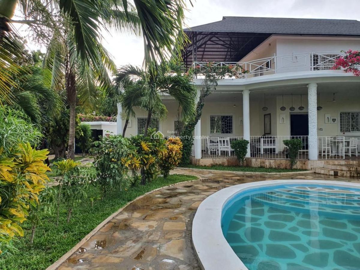 4 Bedroom House Sitting on 1/2 Acre Plot in Malindi Causorina. Ample P, Malindi Kilifi, Malindi Town, Kilifi, Townhouse for Sale