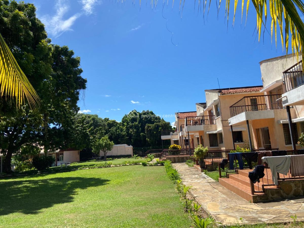 Hotel Villas Near The Beach, Bungalow Road, Nyali Beach Area, Nyali, Mombasa, Hotel / Guest House for Sale