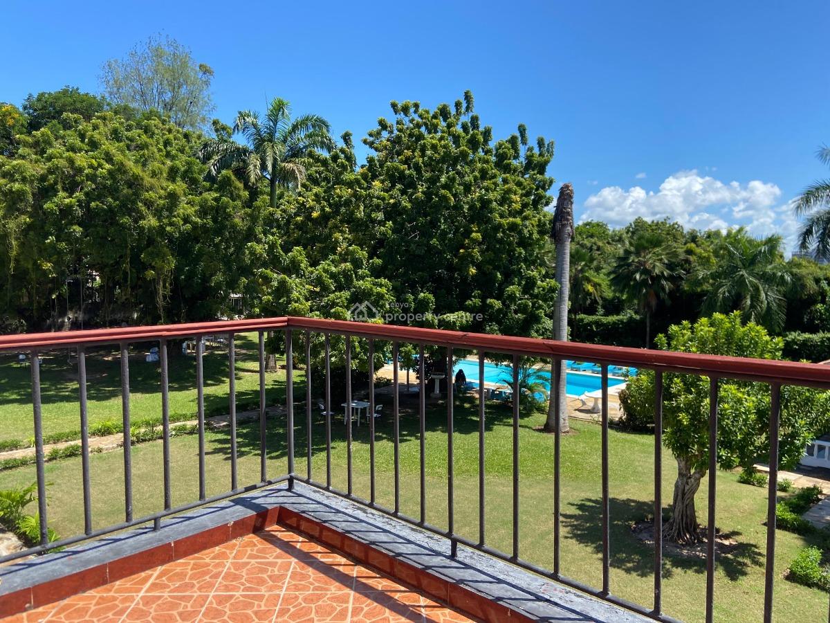 Hotel Villas Near The Beach, Bungalow Road, Nyali Beach Area, Nyali, Mombasa, Hotel / Guest House for Sale