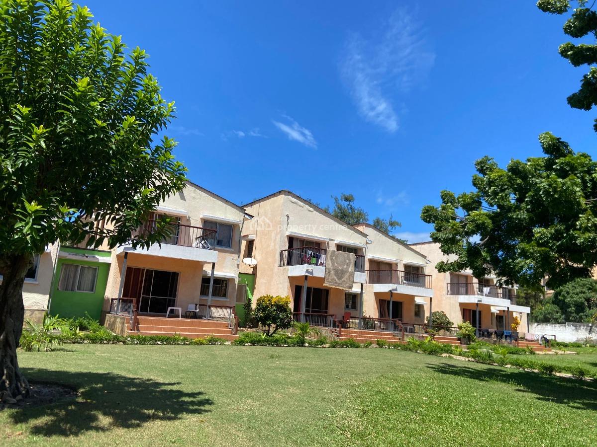 Hotel Villas Near The Beach, Bungalow Road, Nyali Beach Area, Nyali, Mombasa, Hotel / Guest House for Sale
