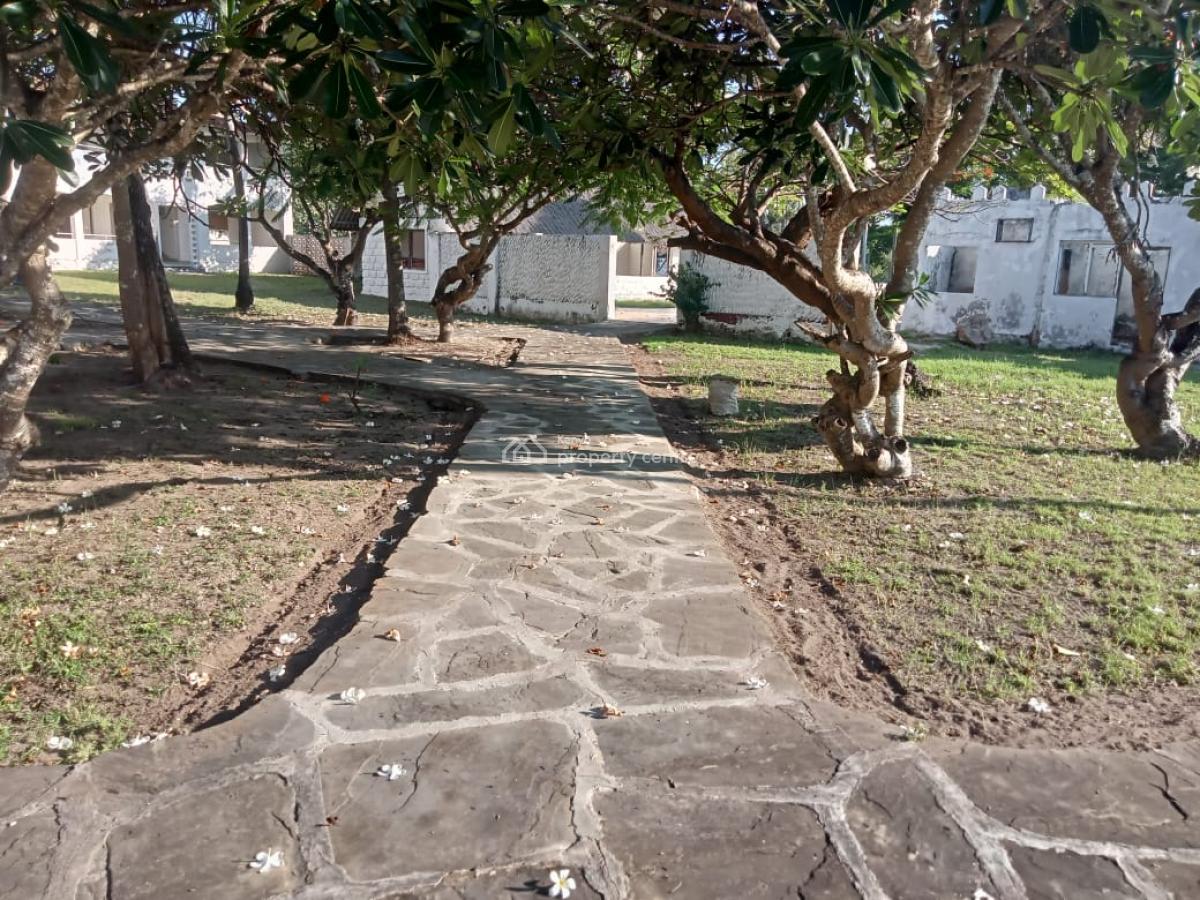200 Rooms Mombasa Beach Hotel Sitting on a 14 Acres Beachfront Propert, Mombasa, Nyali, Mombasa, Hotel / Guest House for Sale