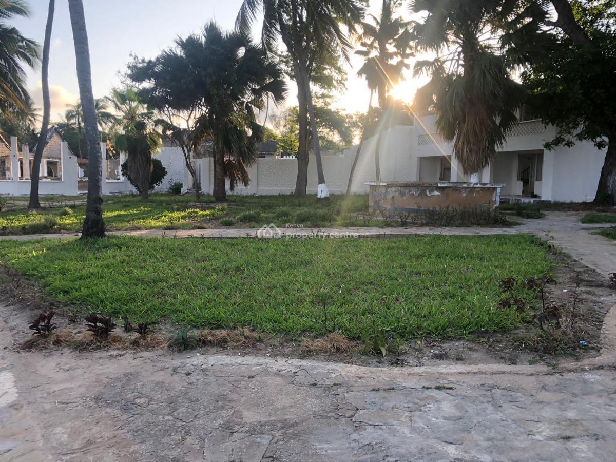 200 Rooms Mombasa Beach Hotel Sitting on a 14 Acres Beachfront Propert, Mombasa, Nyali, Mombasa, Hotel / Guest House for Sale